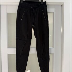 Athleta Black Trekkie North Jogger - Size 4 Tall